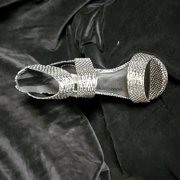 NWOT STEVE MADDEN HIGH HEELS - Picture 11 of 12